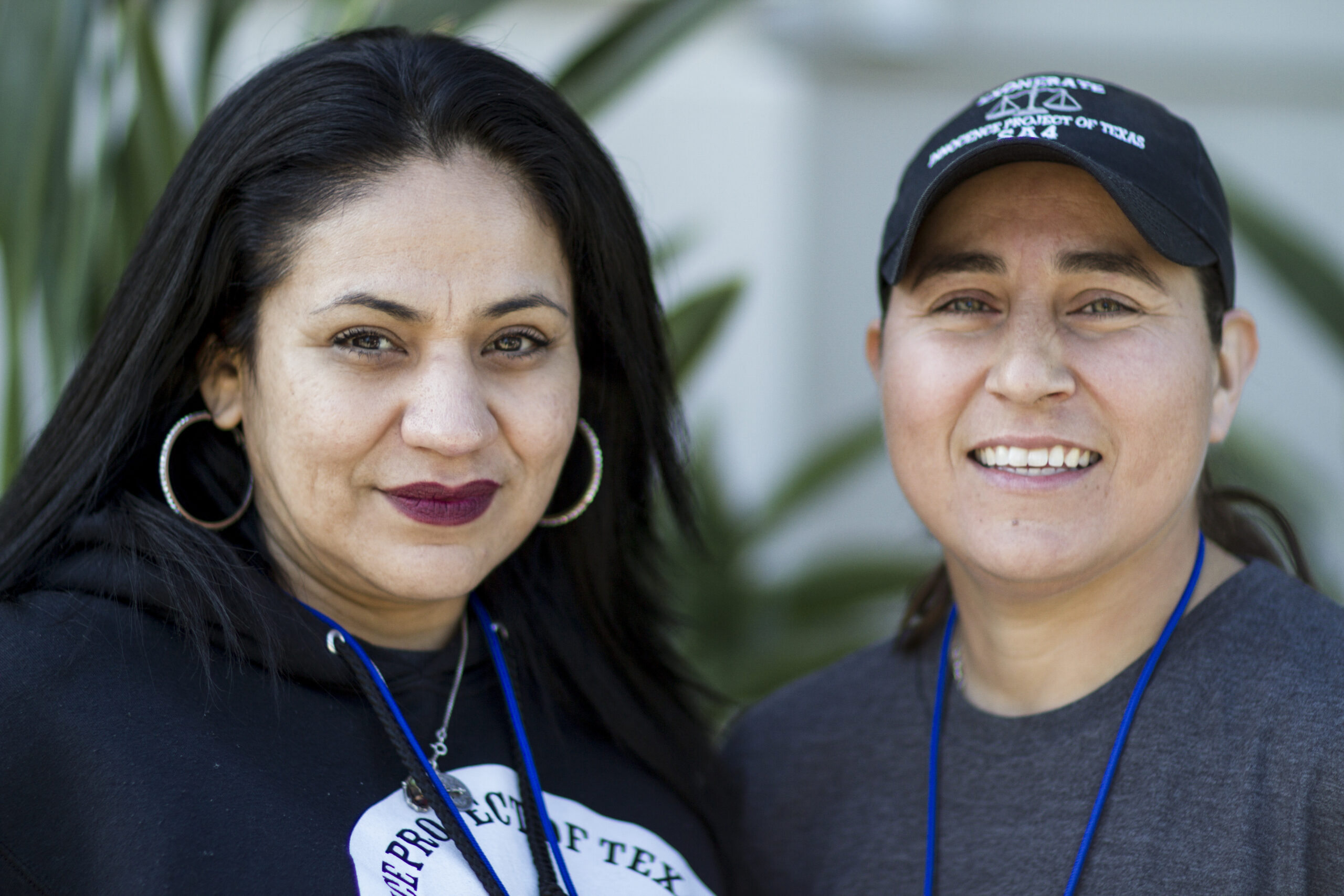 Exonerees Cassie Rivera (left) and Anna Vasquez (right). (Image: Erin G. Wesley/Innocence Project⁠)