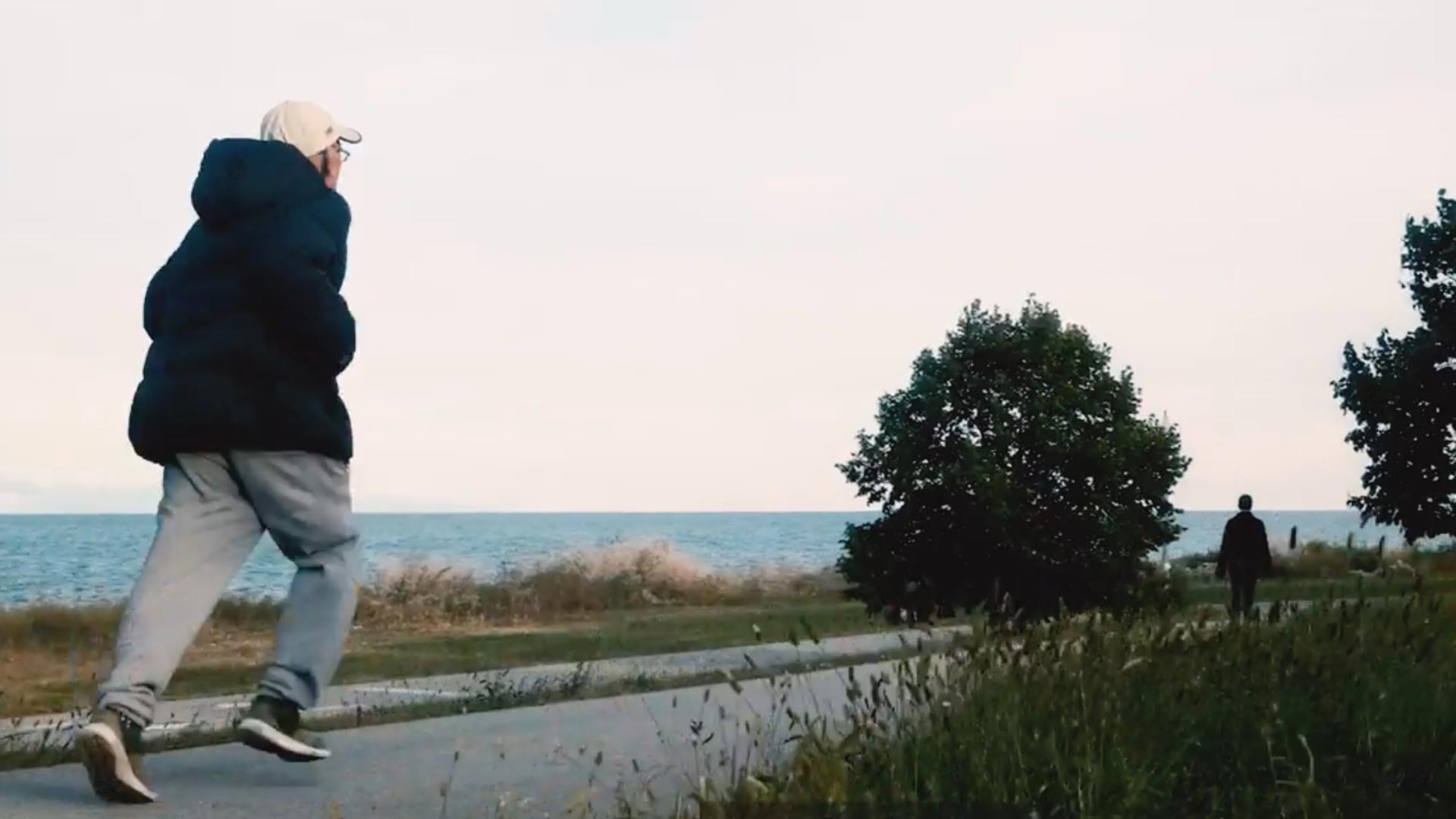 Orlando Boquete running in Chicago in 2021. (Image: Screenshot from 