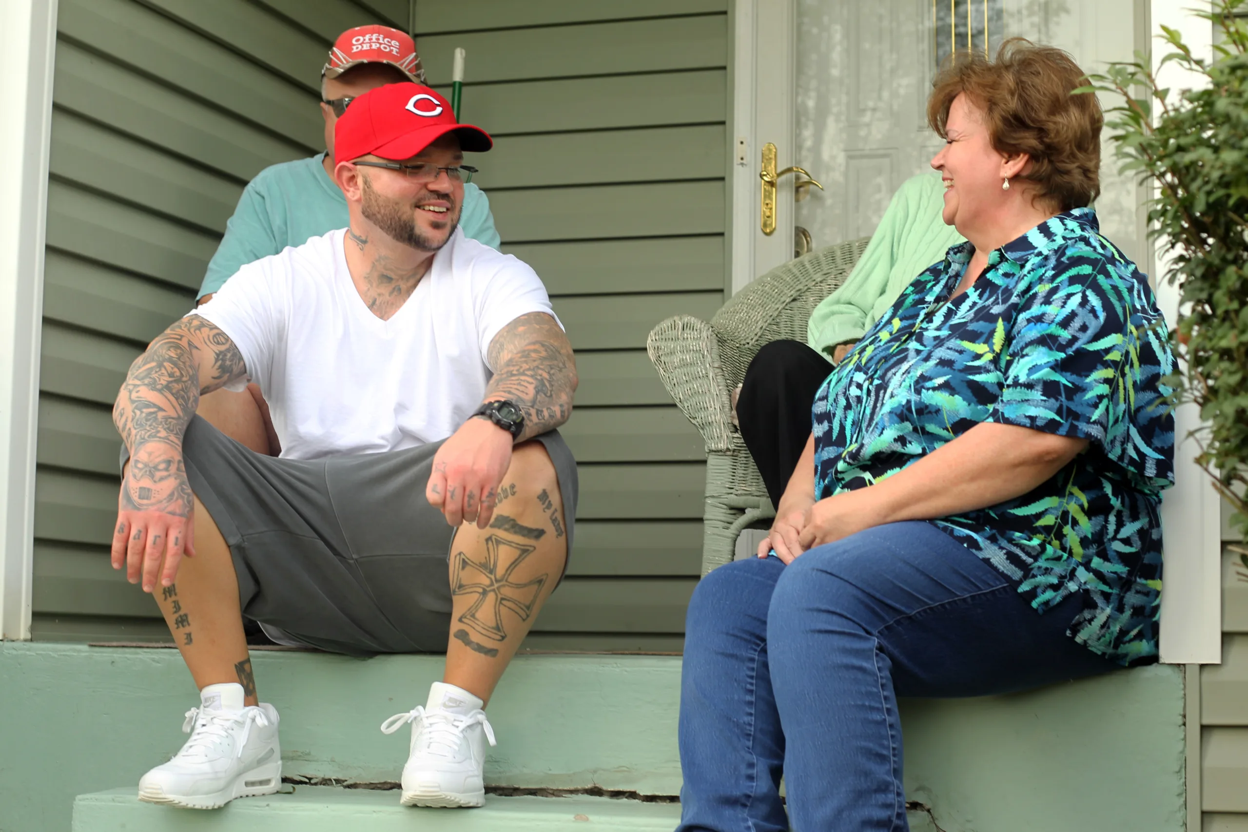 Philip Barnett and his mother Tammy, whose two sons were wrongly convicted for 14 years. (Image: Kyle Jenkins/Innocence Project)