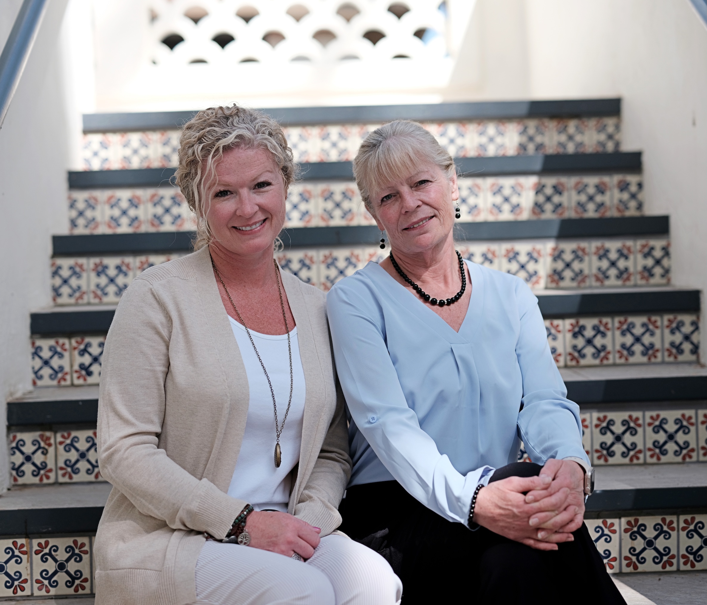 Belynda Goff and her daughter Bridgette Jones at the 2023 Innocence Network Conference in Arizona. (Kenny Karpov /Innocence Project)
